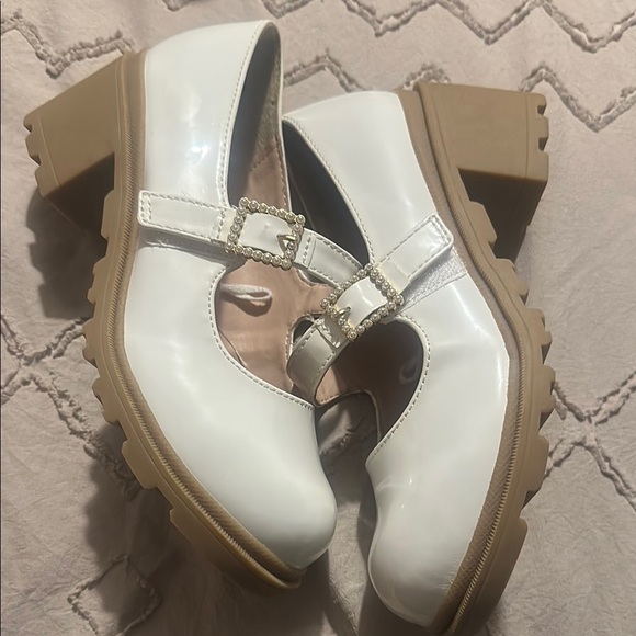 Jellypop Kids White Mary Jane Shoes - Picture 2 of 3